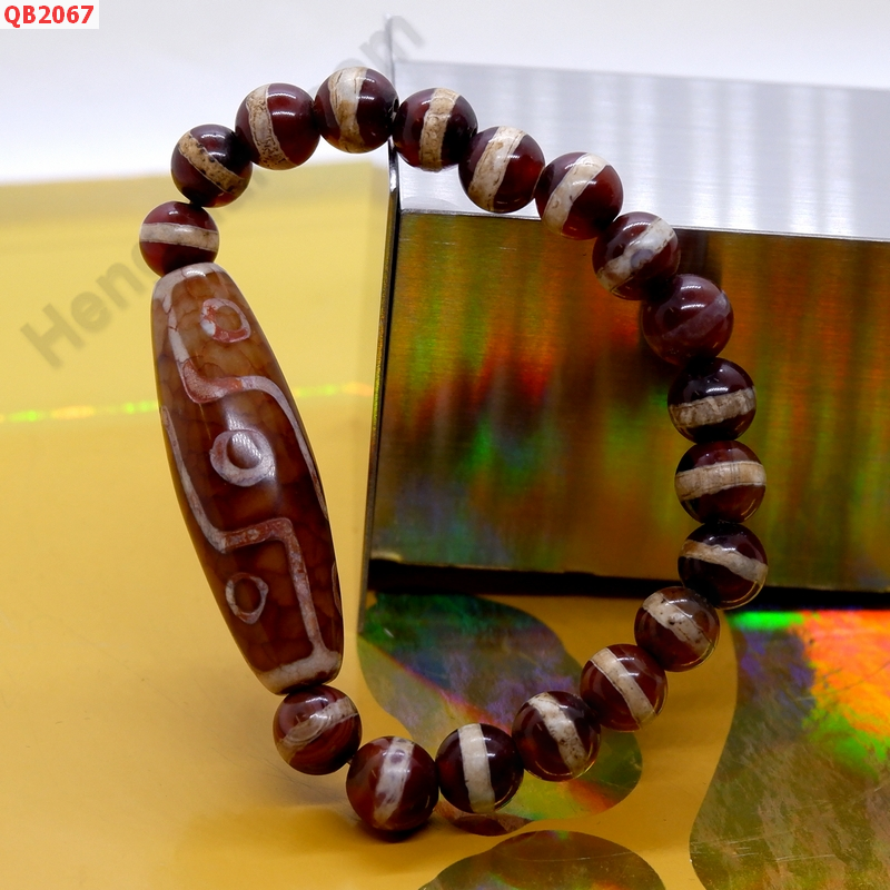 QB2067 สร้อยข้อมือหินDZI 9 ตา หมอยา ราคา 679 บาท http://hengmark.com/view_product/QB2067.htm
