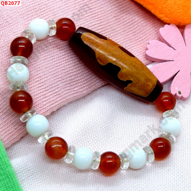 QB2077 สร้อยข้อมือหินDZIเจ้าแม่กวนอิม  ราคา 399 บาท http://hengmark.com/view_product/QB2077.htm