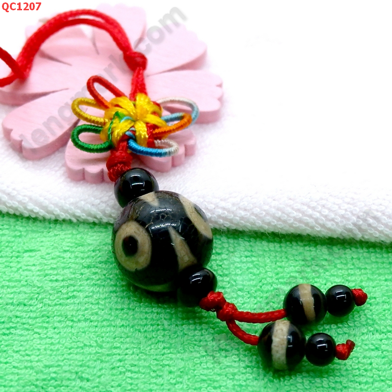 QC1207 หินทิเบตแขวนมือถือ ลาย 3 ตา ราคา 129 บาท http://hengmark.com/view_product/QC1207.htm