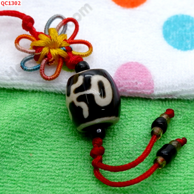 QC1302 หินทิเบตแขวนมือถือ ลายผู้สูงศักดิ์ ราคา 129 บาท http://hengmark.com/view_product/QC1302.htm
