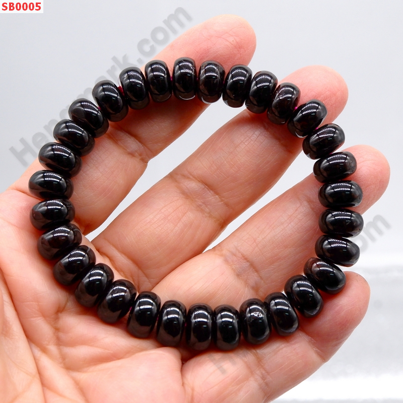 SB0005 สร้อยข้อมือโกเมน 10 มม. ราคา 499 บาท http://hengmark.com/view_product/SB0005.htm