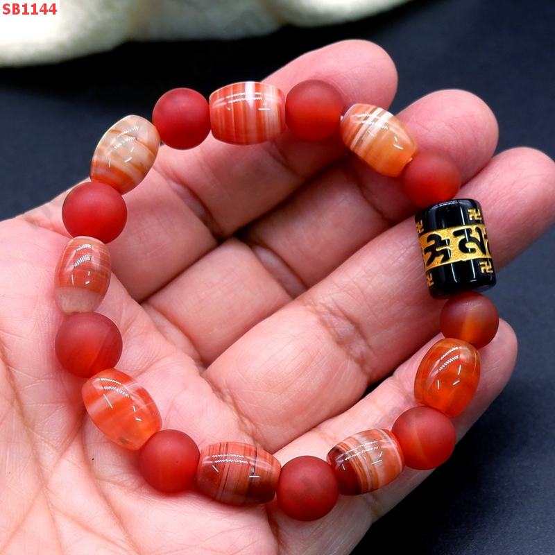 SB1144 สร้อยข้อมือหินคาร์เนเลียนแท่ง ราคา 329 บาท http://hengmark.com/view_product/SB1144.htm