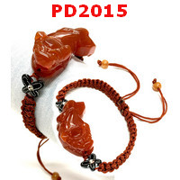 PD2015 : สร้อยข้อมือปี่เซียะหินสีแดงเชือกถัก