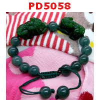 PD5058 : สร้อยข้อมือปี่เซียะคู่ หินหยกสีเขียวเข้ม สร้อยเชือก