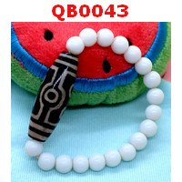 QB0043 : สร้อยข้อมือ หินดีซีไอ 7 ตา