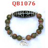QB1076 : สร้อยข้อมือหิน 8 ตา ร้อยกับหินฮาวไล้ท์