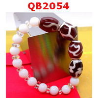 QB2054 : สร้อยข้อมือหินDZI 4 เม็ด