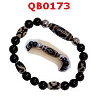QB0173 : สร้อยข้อมือหินทิเบต ลาย 3 ตาเพชร ลายลึก